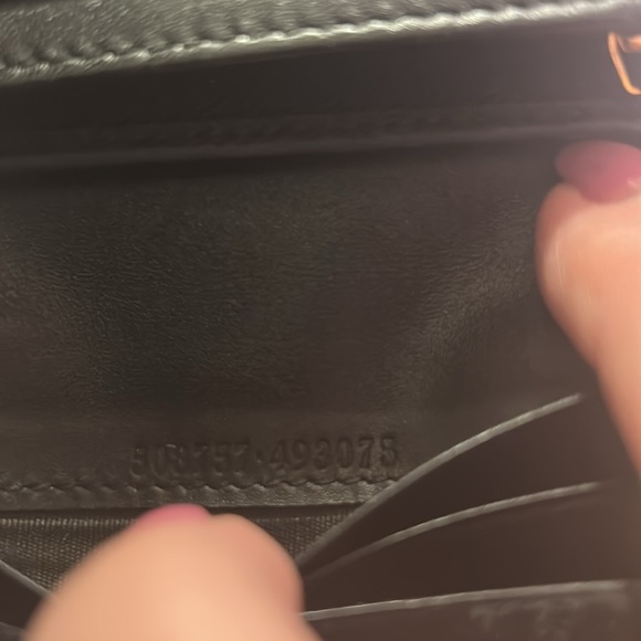 GUCCI SUPREME MONOGRAM WALLET WITH BEE DESIGN EUC - Picture 10 of 13